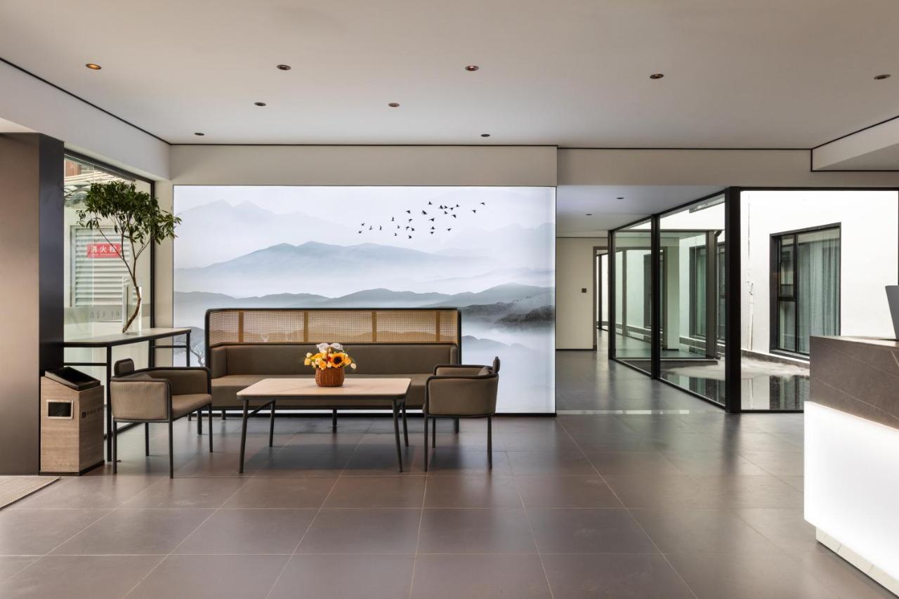 Gongxili - Xige Hotel Free Welcome Tea And Dessert Чэнду Экстерьер фото